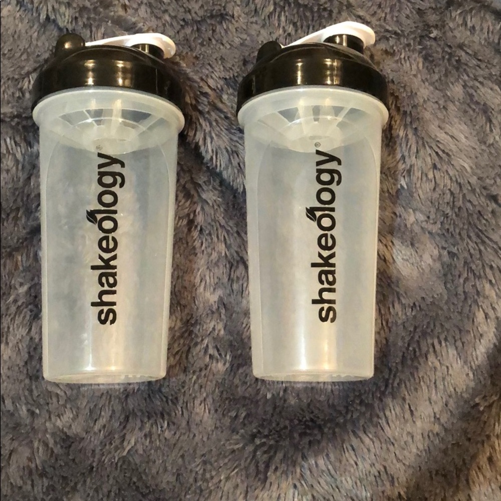 Shakeology shaker bottles